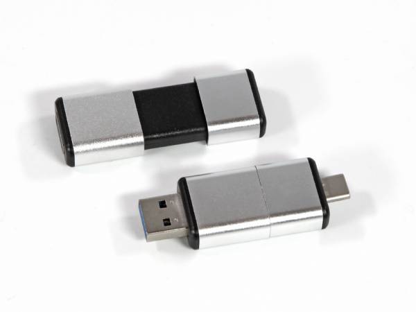 USB-Stick mit schiebbarer Mechanik und edlem Metall-Gehäuse, ideal für individuelles Branding.