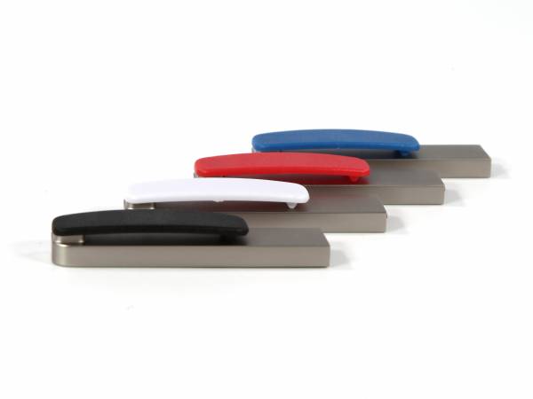 USB-Sticks in verschiedenen Farben mit klippbarem Design und Platz für individuelles Branding oder Logo.