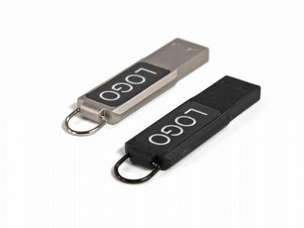 Zwei USB-Sticks in Schwarz und Silber mit Platz für individuelles Logo, ideal für Werbung und Branding.