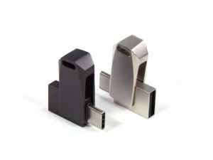 USB-Stick im modernen Design, metallisch und drehbar, ideal für individuelle Logo-Drucke und kreative Werbeaktionen.