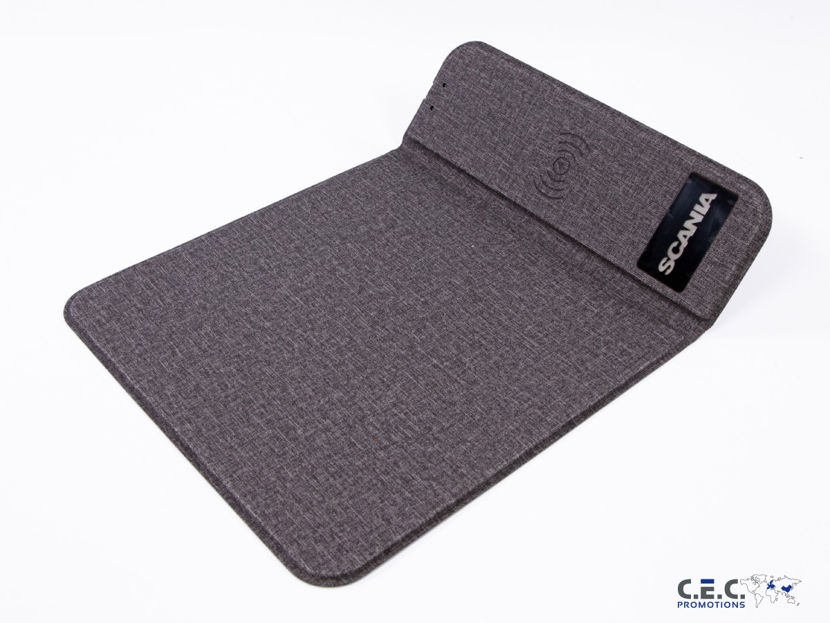 2-in-1 Wireless Charger Mauspad Textil