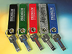 USB-Sticks in verschiedenen Farben mit stylischem Schlüsselring und individuellem Logo-Bereich für personalisierte Werbeaktionen.