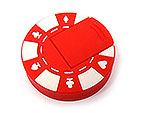 USB-Stick in Form von einem roten Casino-Chip mit Symbolen, ideal für kreative Werbeaktionen und individuelle Logos.