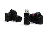 USB-Stick im Kameradesign mit abnehmbarem Objektiv und Platz für individuelles Branding. Ideal für kreative Werbeaktionen.