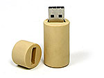 USB-Stick im Design eines Korken mit abnehmbarem Deckel und Platz für individuelles Branding. Ideal für Werbezwecke.