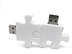 USB-Stick in Puzzlestück-Form mit Platz für individuelle Logo-Gestaltung und praktischer Funktionalität.