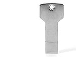 USB-Stick im Schlüssel-Design aus silbernem Metall, ideal zum Personalisieren mit einem Logo oder individueller Gravur.