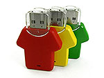 USB-Sticks in Form von Trikots in Rot, Gelb und Grün, ideal für individuelle Werbezwecke und personalisierbare Designs.