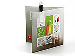 USB-Klappkarte in eleganter Präsentation, individuell bedruckbar, ideal für Marketing und Promotions.
