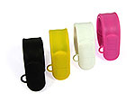 USB-Sticks in Schwarz, Gelb, Weiß und Pink, ideal für individuelles Branding und passende Werbeaktionen.