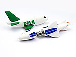 USB-Stick in Flugzeugform mit individuellem Logo-Bereich für kreative Unternehmenspräsentationen.