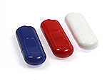 USB-Sticks in Blau, Rot und Weiß, ideal für individuelle Bedruckungen und als Werbeartikel einsetzbar.