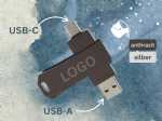 USB-Stick mit anpassbarem Logo-Bereich, dualer Anschlusstechnik (USB-A und USB-C) in anthrazit und silber.