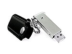 USB-Stick mit schwarzem Gehäuse und silberner Kappe, ideal für individuelle Logos und Promotions.