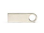 Kompakter USB-Stick aus Metall mit praktischer Öse für Schlüsselanhänger und Platz für ein Logo.