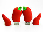 USB-Stick im Chili-Design mit rotem Gehäuse und grünem Blatt, ideal für kreative Werbeaktionen.