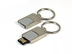USB-Stick im Schlüsselanhänger-Design mit edlem Gehäuse und Platz für individuelle Logo-Gestaltung.