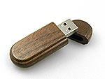 USB-Stick aus dunklem Holz in ovaler Form, ideal für individuelle Logo-Drucke und Werbezwecke.