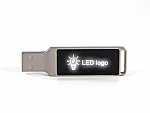 USB-Stick in silberner Metalloptik mit LED-Bereich für individuelles Logo. Ideal für Werbezwecke und personalisierte Geschenke.