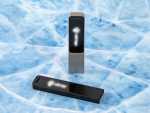 USB-Stick im schlanken Metalldesign mit LED-Anzeige und individuell bedruckbarem Logo-Bereich.