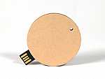 USB-Stick in runder Pappe mit schwarzem Anschluss, ideal für individuelles Branding und kreative Werbeaktionen.