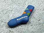 USB-Stick im Socken-Design mit kreativen Farbakzenten und Platz für individuelle Logos. Ideal für Promotions.