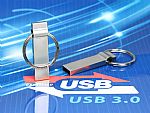 USB-Stick in futuristischem Design mit Schlüsselring, ideal zum Personalisieren mit einem Firmenlogo.
