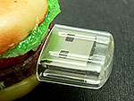 USB-Stick in Hamburger-Optik mit transparentem Gehäuse und Platz für individuelle Logo-Bedruckung. Ideal für kreative Werbeaktionen.