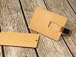 Umweltfreundlicher USB-Stick im Kreditkartenformat mit Platz für individuelles Branding. Praktisch für Werbezwecke.