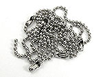Kügelchenkette aus silbernen Metallkugeln, vielseitig einsetzbar für Schlüsselanhänger oder als Schmuckaccessoire.