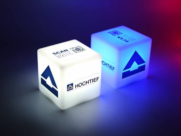 hochtief leuchtwuerfel led cube mit logo