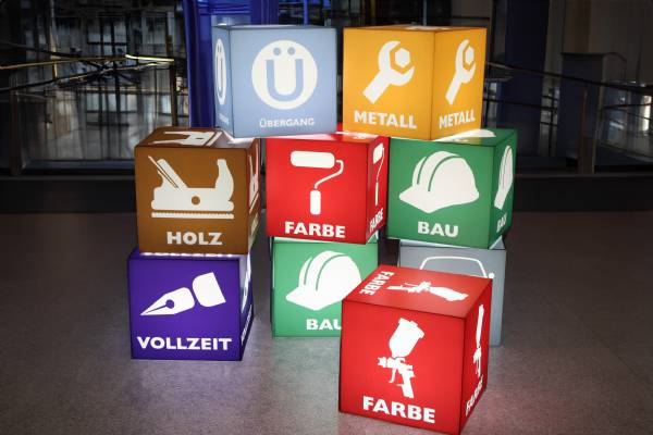 pmhs university led wuerfel mit logo 40 cm