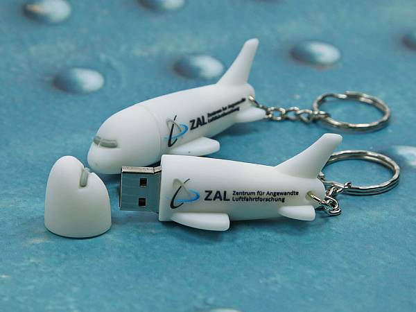 usb stick flugzeug plain transport flug reisen werbung