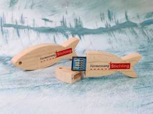 Holz USB Stick in Fischform, USB Stick Holzfisch