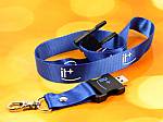 usb stick lanyard umhängeband messe blau logo weiss karabiner