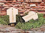 usb stick natur key schluessel hellbraun immobilie öko gravur