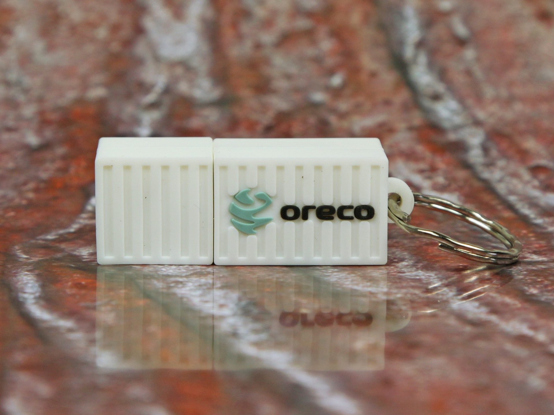 usb stick container fracht behälter schiff